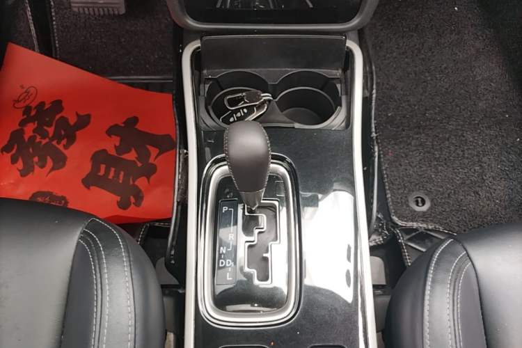 Used Mitsubishi Outlander 2019 2.0L Two-Wheel Drive Comfort Edition 5 Seats China VI Standard Gear Lever