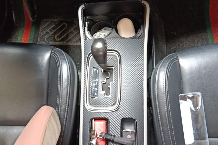 Used Mitsubishi Outlander 2019 2.0L Two-Wheel Drive Comfort Edition 5 Seats China VI Standard Gear Lever