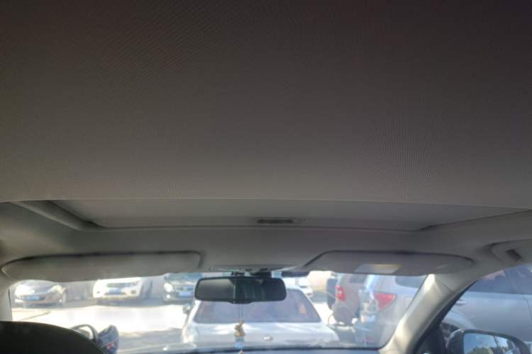 Used Mitsubishi Outlander 2019 2.4L 4x4 Zhi Xiang Edition 5 Seats China VI Standard Headliner