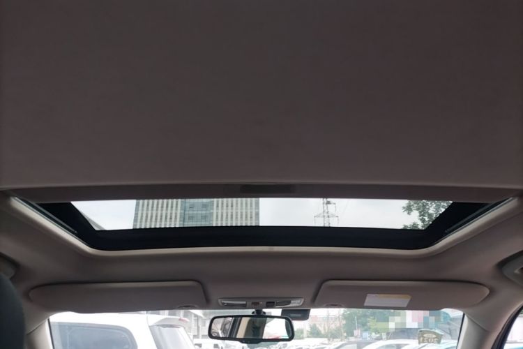 Used Mitsubishi Outlander 2019 2.0L Two-Wheel Drive Comfort Edition 5 Seats China VI Standard Headliner