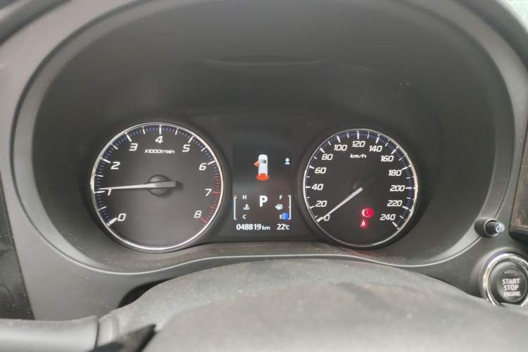 Used Mitsubishi Outlander 2019 2.0L Two-Wheel Drive Comfort Edition 5 Seats China VI Standard Instrument Cluster