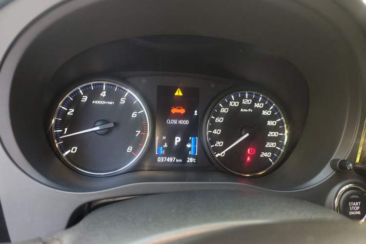 Used Mitsubishi Outlander 2019 2.0L Two-Wheel Drive Comfort Edition 5 Seats China VI Standard Instrument Cluster