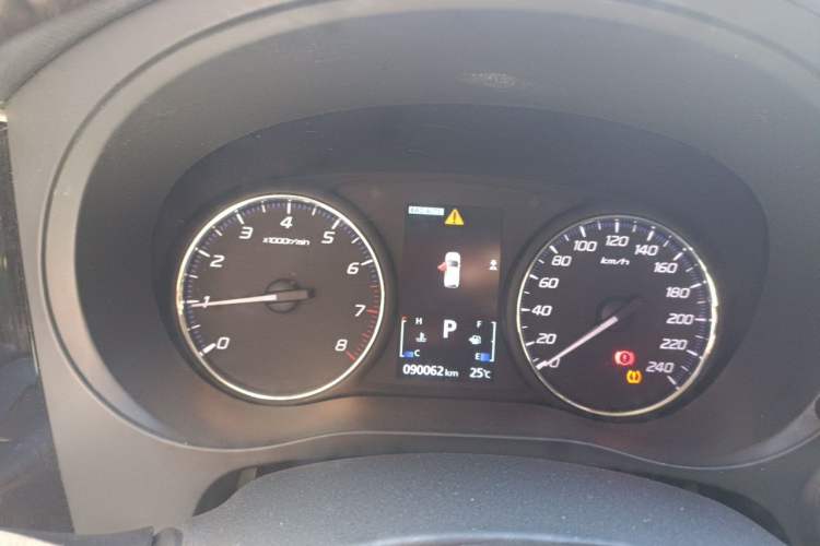 Used Mitsubishi Outlander 2019 2.4L 4x4 Zhi Xiang Edition 5 Seats China VI Standard Instrument Cluster