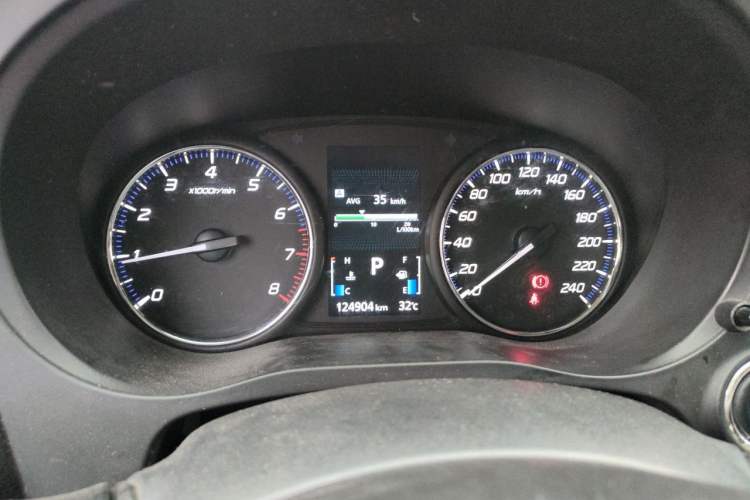 Used Mitsubishi Outlander 2019 2.0L Two-Wheel Drive Comfort Edition 5 Seats China VI Standard Instrument Cluster