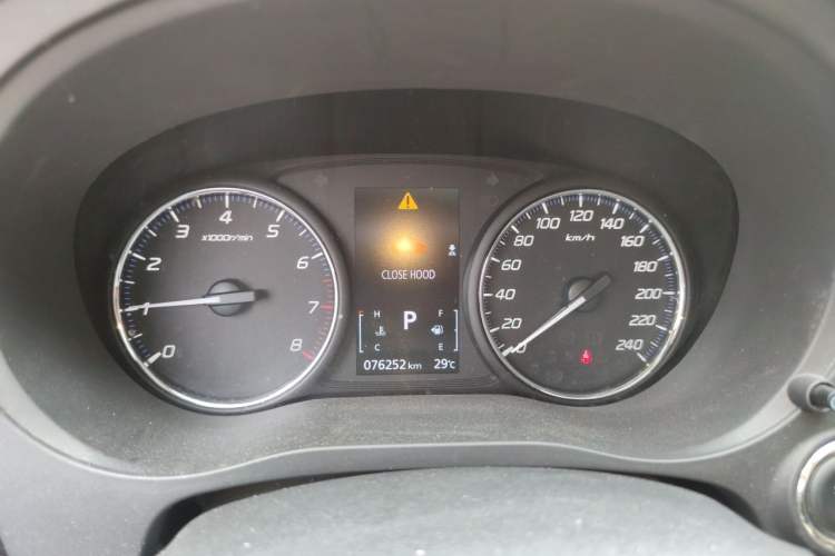 Used Mitsubishi Outlander 2019 2.0L Two-Wheel Drive Comfort Edition 5 Seats China VI Standard Instrument Cluster