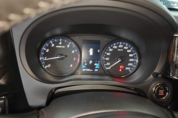 Used Mitsubishi Outlander 2019 2.0L Two-Wheel Drive Comfort Edition 7-Seater China VI Standard Instrument Cluster