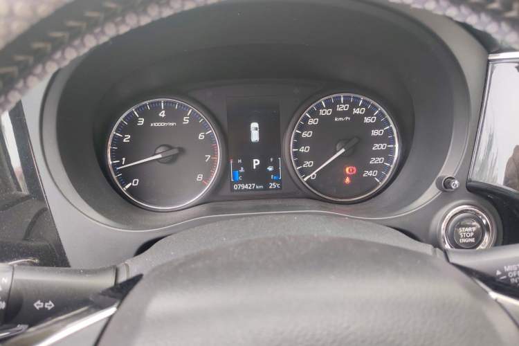Used Mitsubishi Outlander 2019 2.0L Two-Wheel Drive Comfort Edition 5 Seats China VI Standard Instrument Cluster