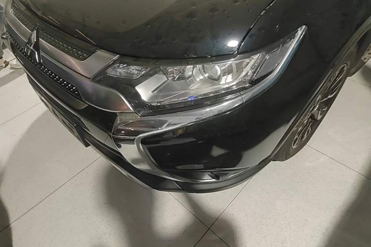 Used Mitsubishi Outlander 2019 2.0L Two-Wheel Drive Comfort Edition 5 Seats China VI Standard Left Front Headlight