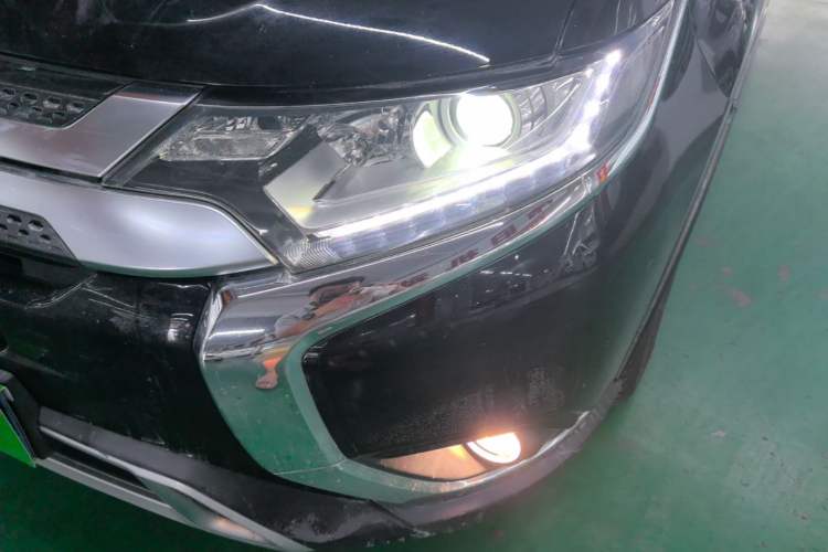 Used Mitsubishi Outlander 2019 2.0L Two-Wheel Drive Comfort Edition 5 Seats China VI Standard Left Front Headlight