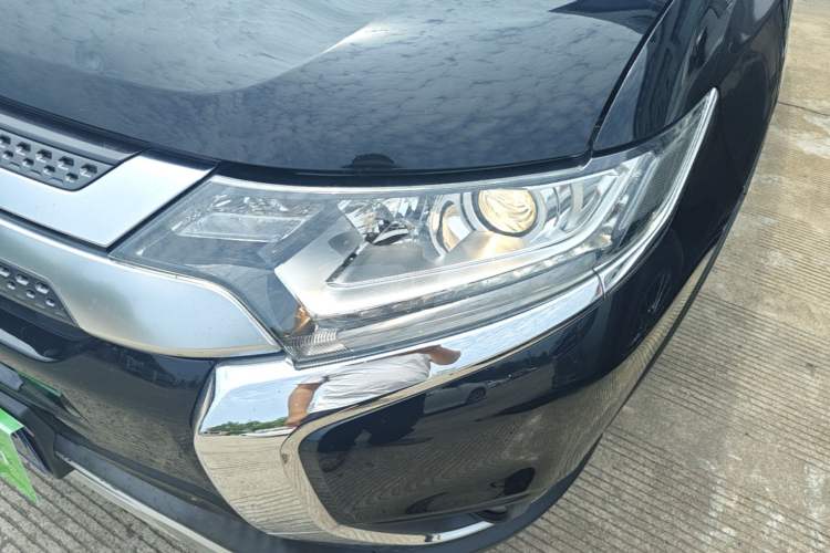 Used Mitsubishi Outlander 2019 2.0L Two-Wheel Drive Comfort Edition 5 Seats China VI Standard Left Front Headlight