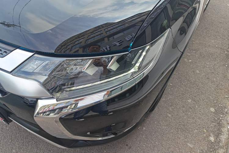 Used Mitsubishi Outlander 2019 2.4L 4x4 Zhi Xiang Edition 5 Seats China VI Standard Left Front Headlight