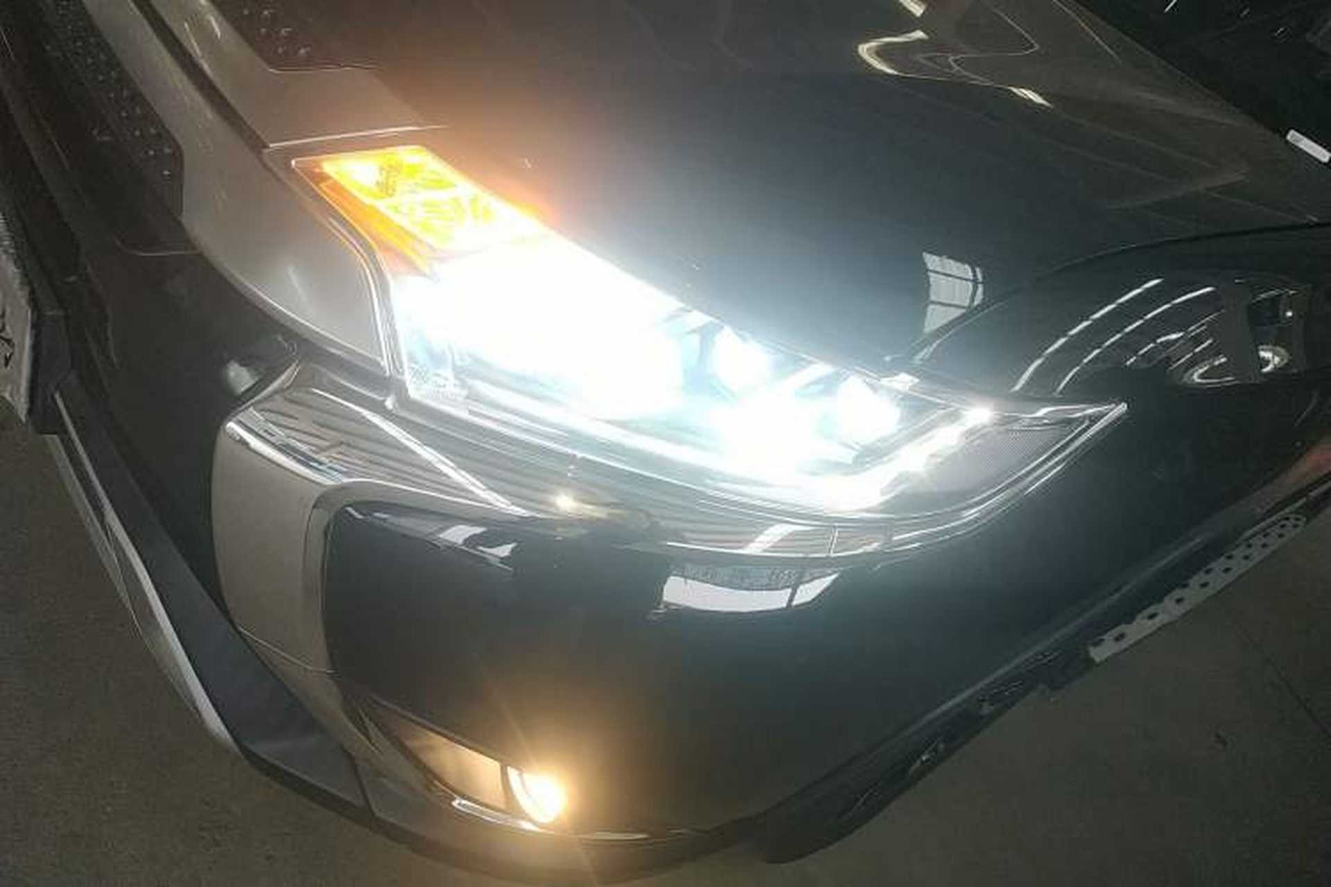 Used Mitsubishi Outlander 2019 2.4L 4x4 Zhi Xiang Edition 7 Seats China VI Standard Left Front Headlight