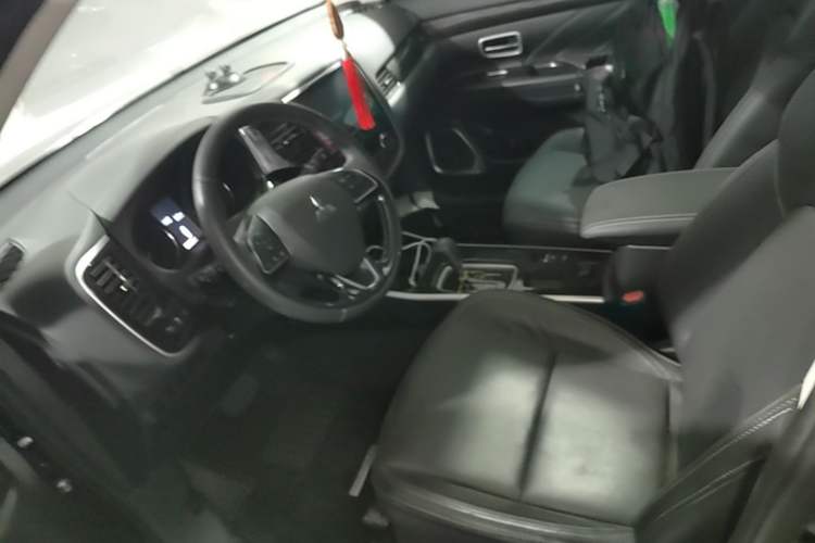 Used Mitsubishi Outlander 2019 2.0L Two-Wheel Drive Comfort Edition 5 Seats China VI Standard Left Front Seat