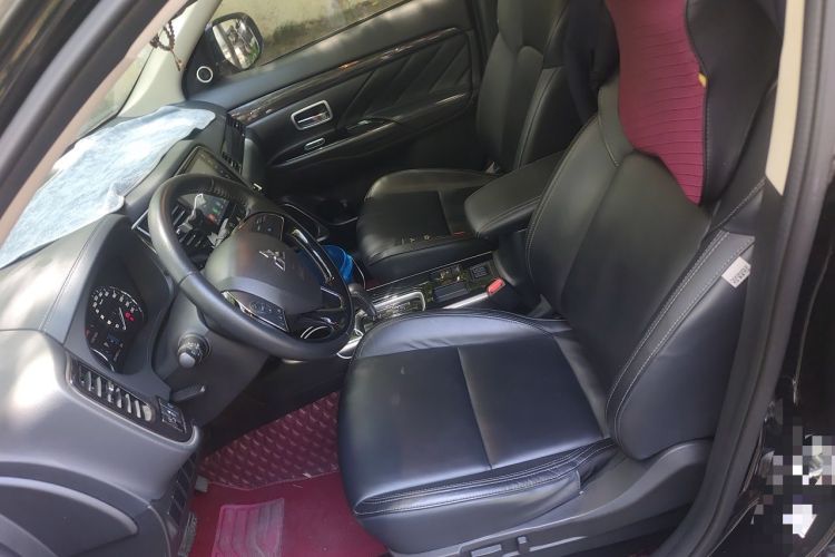 Used Mitsubishi Outlander 2019 2.0L Two-Wheel Drive Comfort Edition 5 Seats China VI Standard Left Front Seat