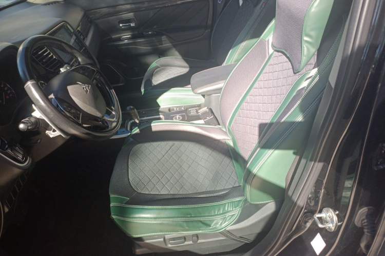 Used Mitsubishi Outlander 2019 2.4L 4x4 Zhi Xiang Edition 5 Seats China VI Standard Left Front Seat