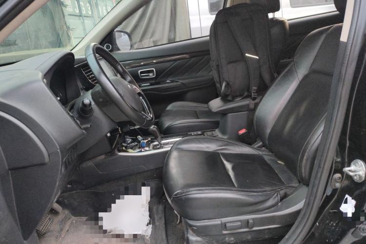 Used Mitsubishi Outlander 2019 2.0L Two-Wheel Drive Comfort Edition 5 Seats China VI Standard Left Front Seat