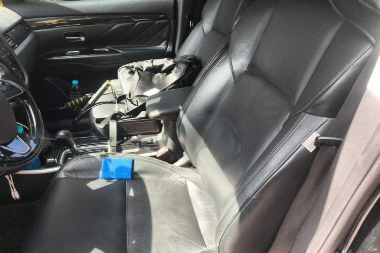 Used Mitsubishi Outlander 2019 2.0L Two-Wheel Drive Comfort Edition 5 Seats China V Standard Left Front Seat