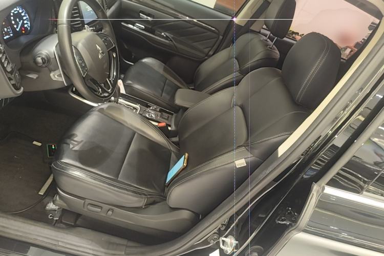 Used Mitsubishi Outlander 2019 2.4L 4x4 Zhi Xiang Edition 7 Seats China VI Standard Left Front Seat