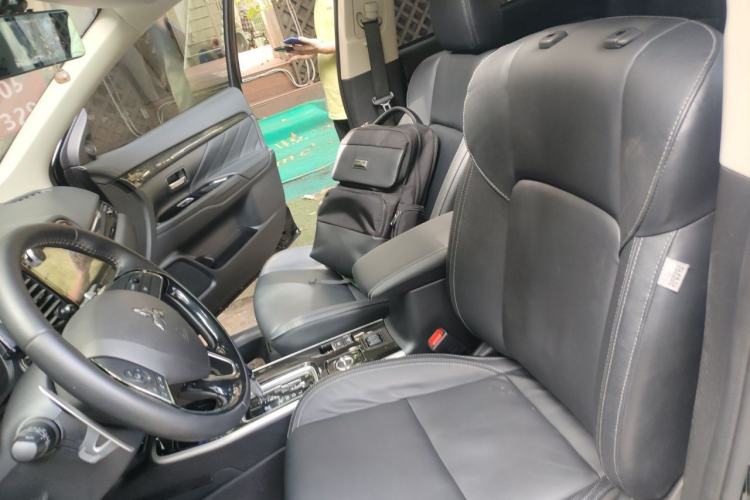 Used Mitsubishi Outlander 2019 2.4L 4x4 Zhi Xiang Edition 7 Seats China VI Standard Left Front Seat