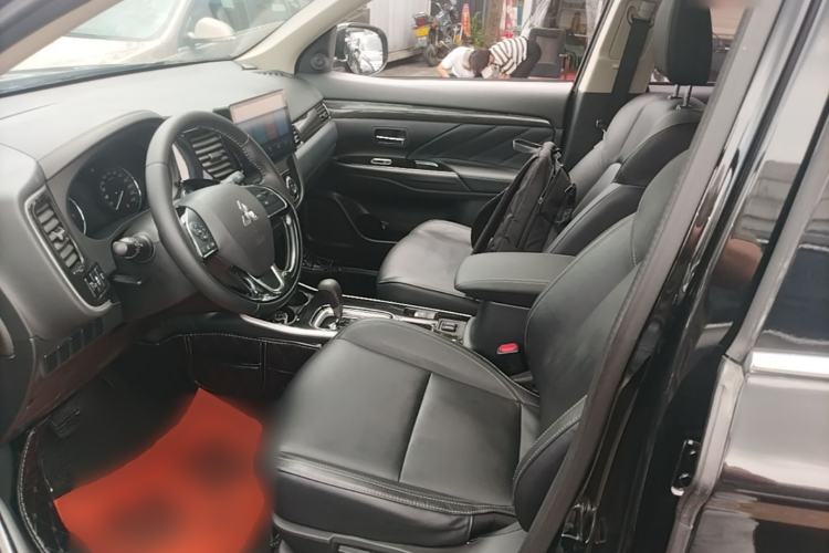 Used Mitsubishi Outlander 2019 2.0L Two-Wheel Drive Comfort Edition 5 Seats China VI Standard Left Front Seat