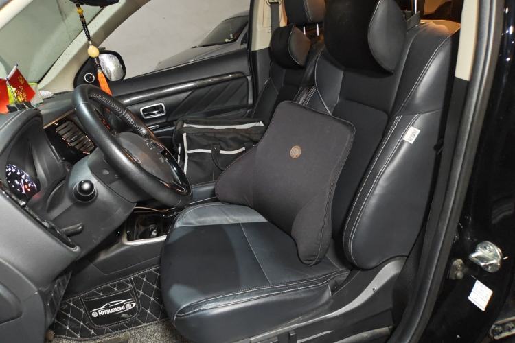 Used Mitsubishi Outlander 2019 2.0L Two-Wheel Drive Comfort Edition 7 Seats China V Emission Standard Left Front Seat