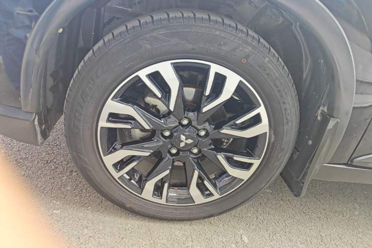 Used Mitsubishi Outlander 2019 2.4L 4x4 Zhi Xiang Edition 5 Seats China VI Standard Left Front Wheel Hub