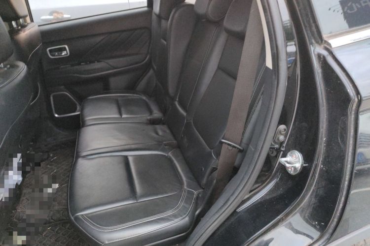 Used Mitsubishi Outlander 2019 2.0L Two-Wheel Drive Comfort Edition 5 Seats China VI Standard Left Rear Seat
