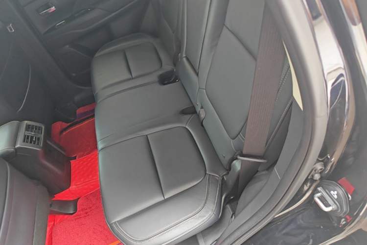 Used Mitsubishi Outlander 2019 2.4L 4x4 Zhi Xiang Edition 5 Seats China VI Standard Left Rear Seat