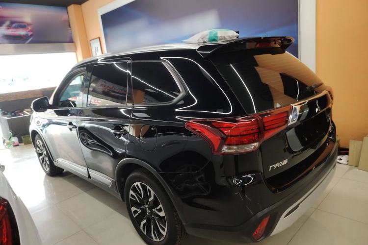 Used Mitsubishi Outlander 2019 2.0L Two-Wheel Drive Comfort Edition 5 Seats China VI Standard Left Side