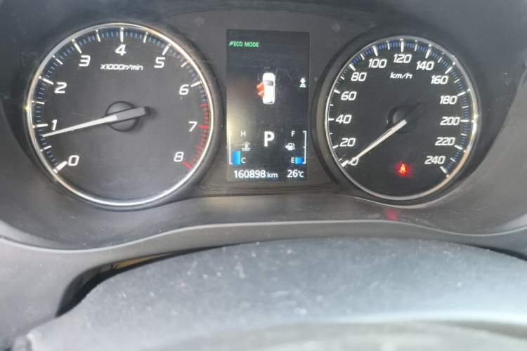 Used Mitsubishi Outlander 2019 2.0L Two-Wheel Drive Comfort Edition 5 Seats China V Standard Odometer Close Up