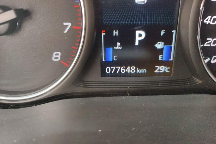 Used Mitsubishi Outlander 2019 2.4L 4x4 Zhi Xiang Edition 5 Seats China V Emission Standard Odometer Close Up