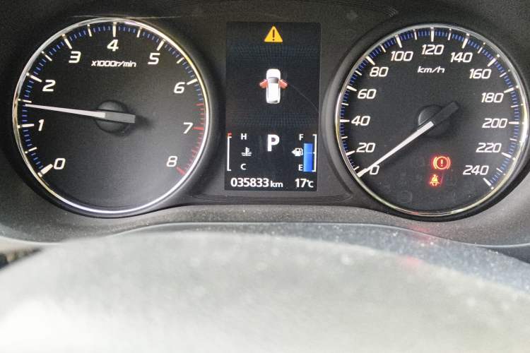 Used Mitsubishi Outlander 2019 2.0L Two-Wheel Drive Comfort Edition 5 Seats China V Standard Odometer Close Up