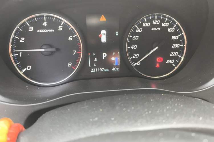 Used Mitsubishi Outlander 2019 2.0L Two-Wheel Drive Comfort Edition 5 Seats China V Standard Odometer Close Up