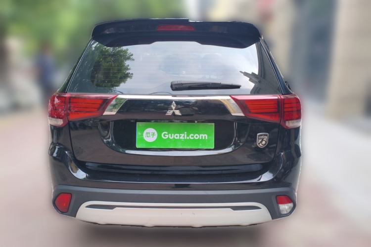 Used Mitsubishi Outlander 2019 2.0L Two-Wheel Drive Comfort Edition 5 Seats China VI Standard Rear