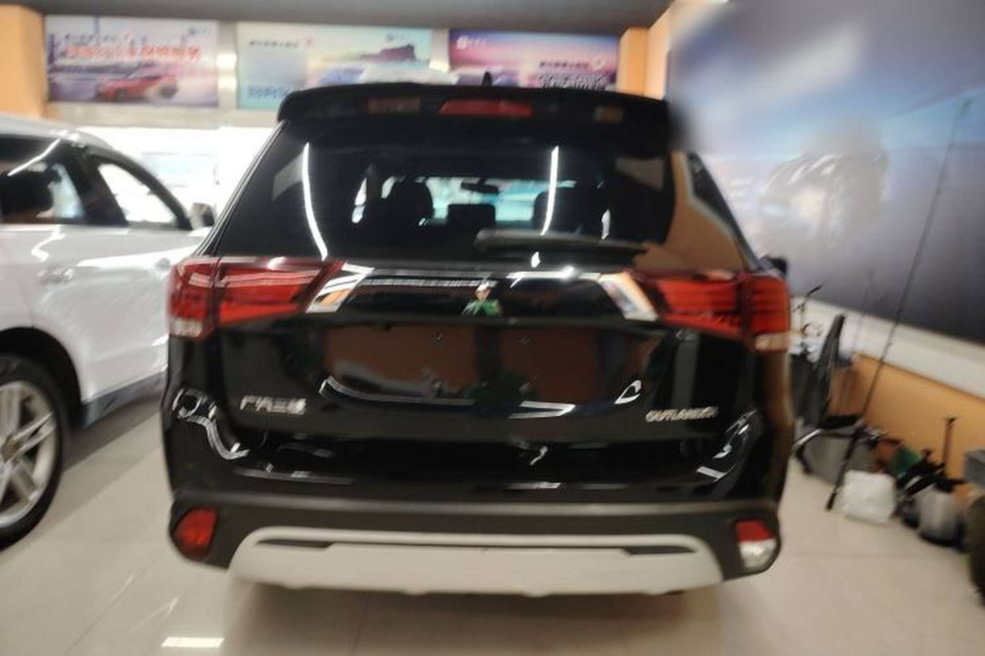 Used Mitsubishi Outlander 2019 2.0L Two-Wheel Drive Comfort Edition 5 Seats China VI Standard Rear