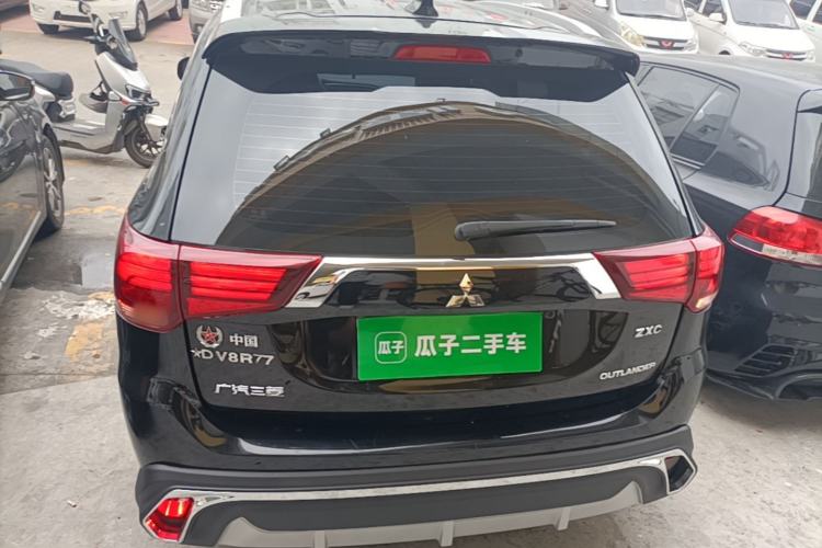 Used Mitsubishi Outlander 2019 2.0L Two-Wheel Drive Comfort Edition 7-Seater China VI Standard Rear