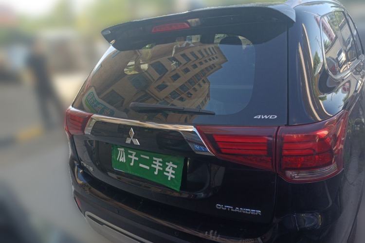 Used Mitsubishi Outlander 2019 2.4L 4x4 Zhi Xiang Edition 5 Seats China VI Standard Rear