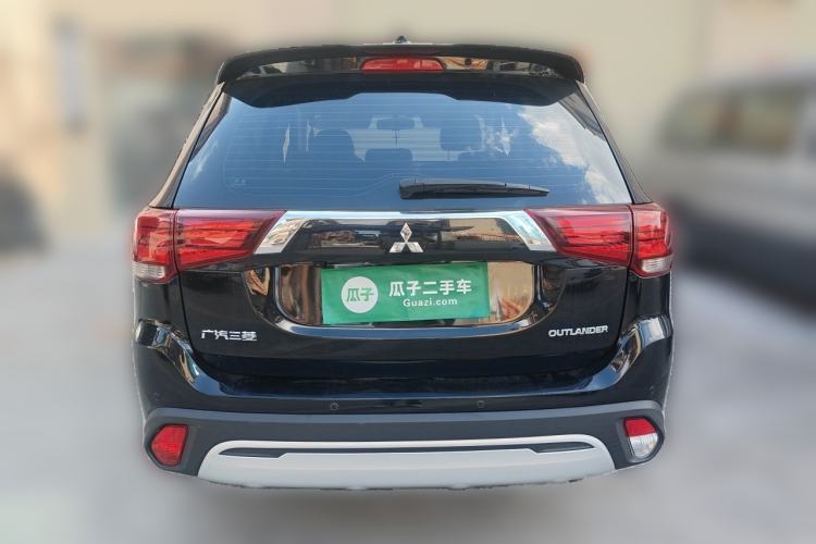 Used Mitsubishi Outlander 2019 2.0L Two-Wheel Drive Comfort Edition 5 Seats China VI Standard Rear