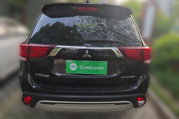 Used Mitsubishi Outlander 2019 2.4L 4x4 Zhi Xiang Edition 5 Seats China VI Standard Rear