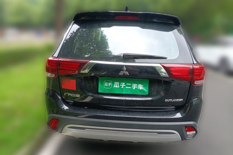Used Mitsubishi Outlander 2019 2.0L Two-Wheel Drive Comfort Edition 7 Seats China V Emission Standard Rear
