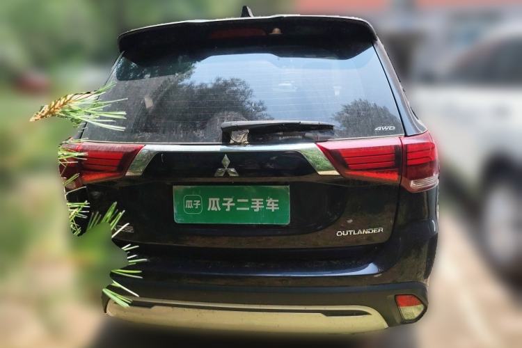 Used Mitsubishi Outlander 2019 2.4L 4x4 Zhi Xiang Edition 5 Seats China V Emission Standard Rear