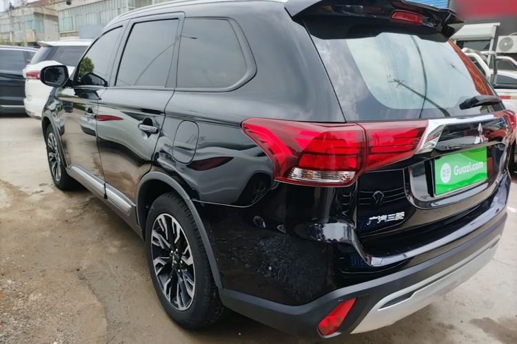 Used Mitsubishi Outlander 2019 2.0L Two-Wheel Drive Comfort Edition 7-Seater China VI Standard Rear Left 45 Deg