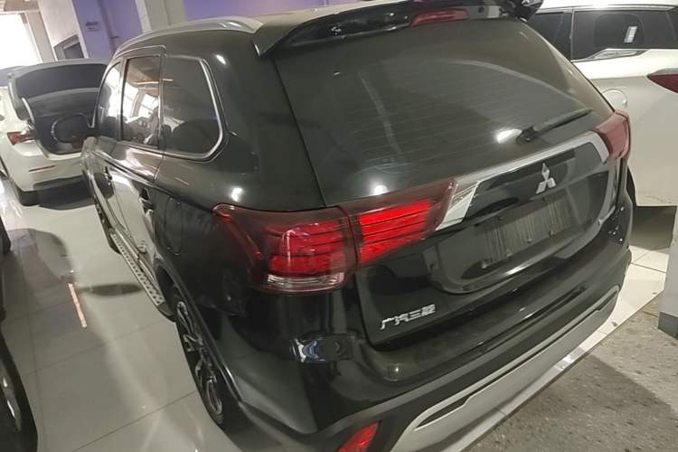 Used Mitsubishi Outlander 2019 2.0L Two-Wheel Drive Comfort Edition 5 Seats China VI Standard Rear Left 45 Deg