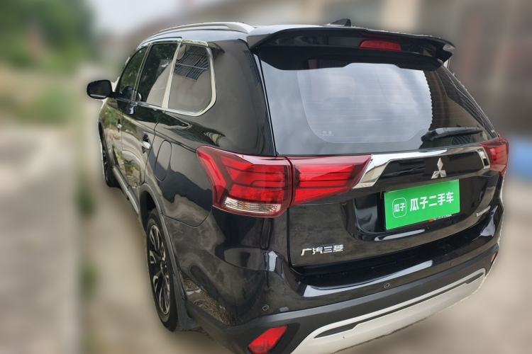 Used Mitsubishi Outlander 2019 2.4L 4x4 Zhi Xiang Edition 5 Seats China V Emission Standard Rear Left 45 Deg