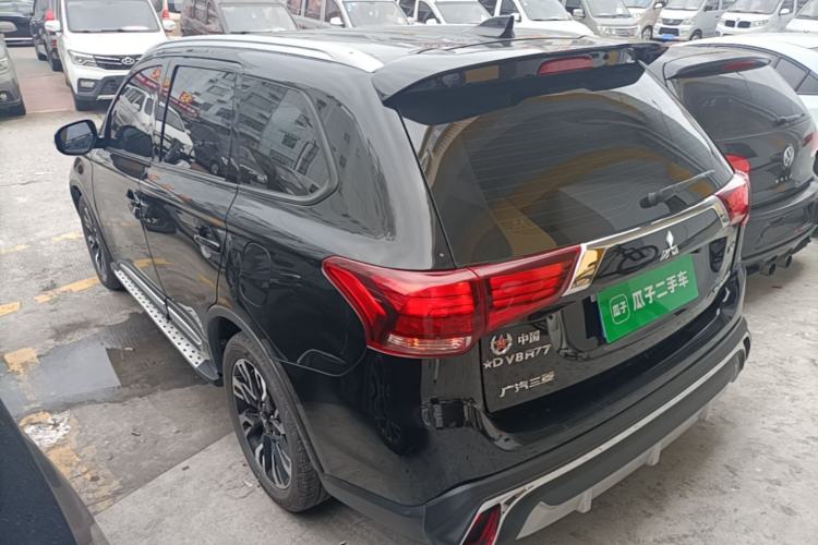 Used Mitsubishi Outlander 2019 2.0L Two-Wheel Drive Comfort Edition 7-Seater China VI Standard Rear Left 45 Deg