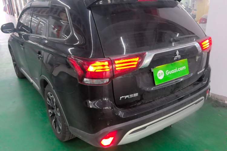 Used Mitsubishi Outlander 2019 2.0L Two-Wheel Drive Comfort Edition 5 Seats China VI Standard Rear Left 45 Deg