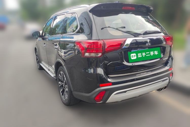 Used Mitsubishi Outlander 2019 2.4L 4x4 Zhi Xiang Edition 5 Seats China V Emission Standard Rear Left 45 Deg