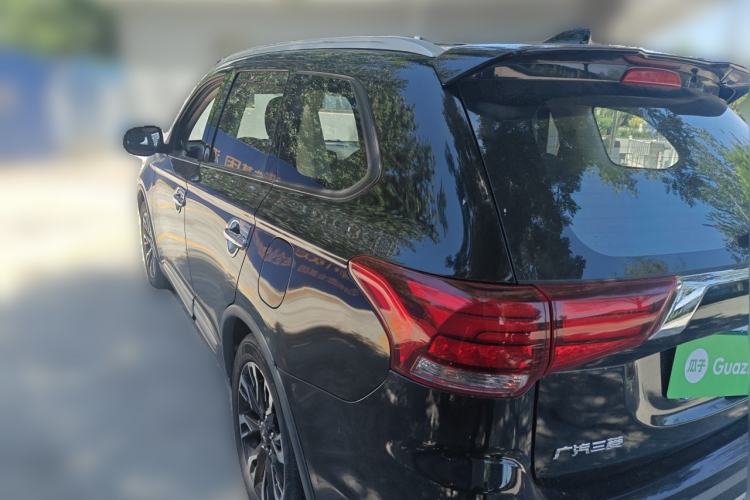Used Mitsubishi Outlander 2019 2.0L Two-Wheel Drive Comfort Edition 7 Seats China V Emission Standard Rear Left 45 Deg