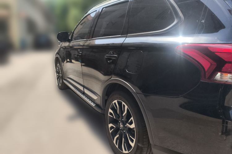 Used Mitsubishi Outlander 2019 2.0L Two-Wheel Drive Comfort Edition 5 Seats China V Standard Rear Left 45 Deg