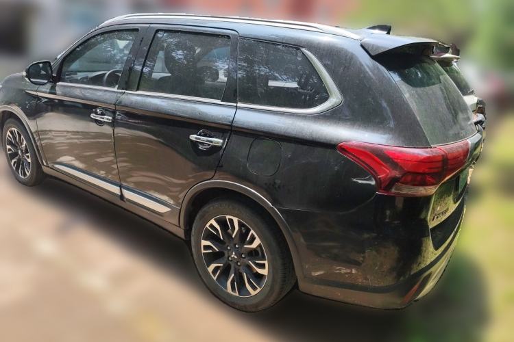 Used Mitsubishi Outlander 2019 2.4L 4x4 Zhi Xiang Edition 5 Seats China V Emission Standard Rear Left 45 Deg